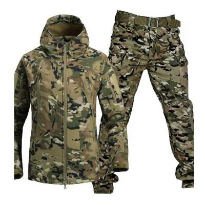 China QUICK DRY Shark Skin Increasing Plush Thickened Suit Camping Autumn Winter Camouflage Plus Size Outdoor Riding To Wear Warm Jacket Sets for sale