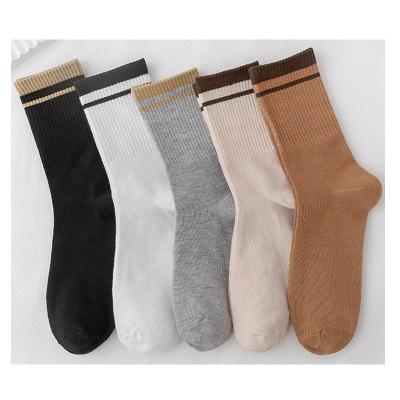 China High Quality Unisex Korean Breathable Letter Breathable Crew Socks Women Autumn Winter Cotton Running Socks Sports Style Socks Girls Crew Socks for sale