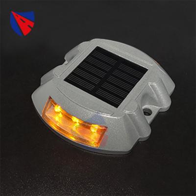 China Aluminum Alloy+PC cover flashing high brightness reflector parking green steady lights powered led pavement markers aluminum cat eye solar road stud for sale