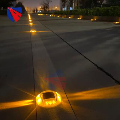 China Star plastic solar stud 360 degree ip68 mosaic type supplier mini plastic 115*115 led pavement markers decking garden cat eye solar road stud for sale