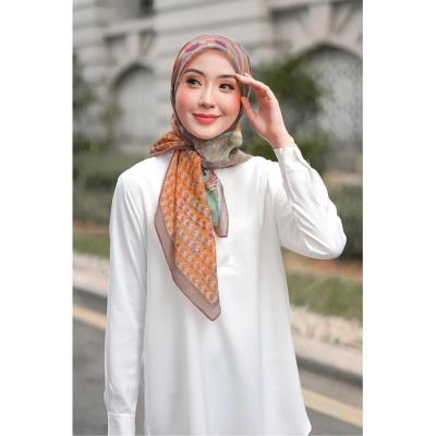 China 2022Factory Wholesale Cotton Custom Print New Fashion Square Pleated Women Printed Floral Malaysia Tudung Hijab For Women for sale