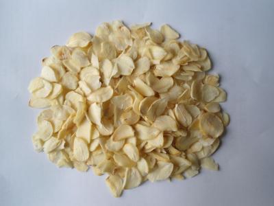 China 2017 new crops Top Quality Dehydrated Garlic Flakes / Cloves for sale