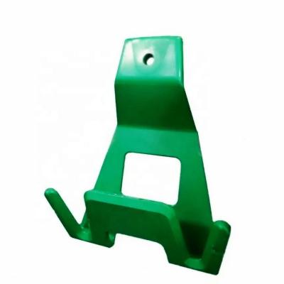 China POULTRY Poultry Feet Dispensing Shackle With POM Material for sale