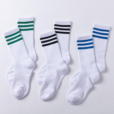 China Good Price QUICK DRY Basketball Football Antibacterial Sports Socks Quick-Dry White Mens Sport Customized Tube Socks With Stripes for sale