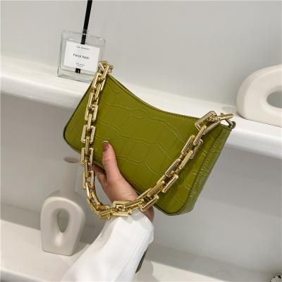 China Fashion crocodile pattern bag for women fashion shoulder handbag chic chain alligator bags below armpit purses for sale