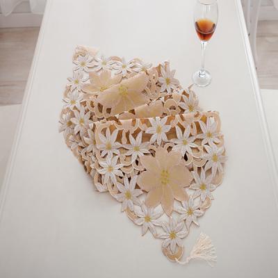 China Beautiful decoration popular design champagne color dining table runners fancy flower for sale