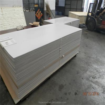 China Office Buidling 0.6mm HPL /0.6mm Glossy White Glossy White Formica Laminate For Funiture for sale