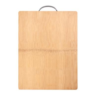 China Sustainable Bamboo Cutting Blocks Kitchen Tool Accessories Cutting Plates With Metal Hang for sale