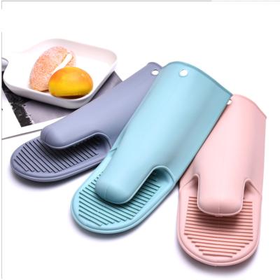 China Sustainable Kitchenware Baking Silicone Kitchen Cooking Mitts for sale