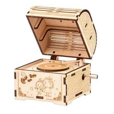 China Best Earlier Education Selling Wooden Hand Crank Music Box Mechanism For Gift Toy Decoration for sale