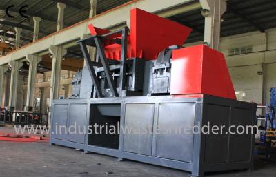 China Motor Driven Tyre Shredding Machine , Rubber Tyre Shredder Custom Output Size for sale