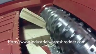 China De houten Plaat/Blok Enige Stal die van de Schachtontvezelmachine Hydraulisch het Voeden Systeem in werking stellen Te koop