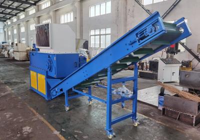 China D2 Blade Single Shaft Shredder For Plastic Lumps PP PE PVC PS 22KW Motor for sale