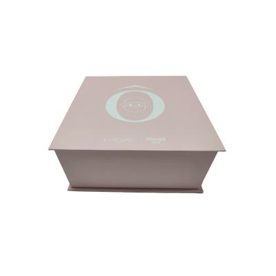 China Recycled Materials Lace Color Gift Box Christmas Gift Box Holiday Paper Packaging Box for sale