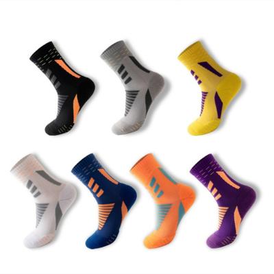 China Terry Cushion Sporty Football Mid Calf Athletic Training Hoops Crew Sports Basketball Socks for sale