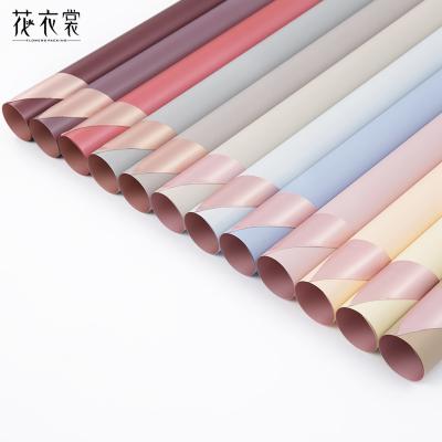 China Waterproof SINOWRAP Colors Waterproof Flower Bouquet Wrapping Paper Wholesale Flower Wrapping Paper for sale