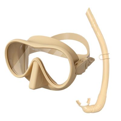 Cina Donne adulte fanno snorkeling con fiducia nel nostro set di immersioni Maschera di silicone / PC tubo e occhiali Maschera di snorkeling in vendita