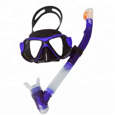 China Conjunto de máscara de esnórquel anti-niebla Máscara de esnórquel M22S09 Ideal para adultos Scuba Diving Set en venta