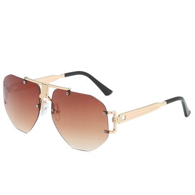 China Fashion Sunglasses 2021 Newest Men Women Eyewear Shade Vintage Fashion Personality Metal Celebrity Sunglasses Wholesale Custom Glasses for sale