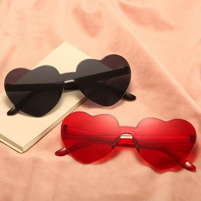 China Fashion Sunglasses 2021 Newest Wholesale Polarized Fashion Heart Shape PC Sunglasses Men Women Eyewear Sun Glasses Custom Glasses By Colorful Shade for sale