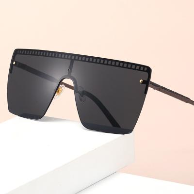 China 2021Newest Fashion Sunglasses Vintage Metal Eyewear Shade Sunglasses Men Women Oversized One Piece UV Shade Sun Glasses Custom Anti for sale