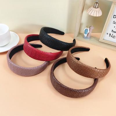 China Fashion 2021 new winter headband retro thick leather ladies wide headband hair accessories for sale