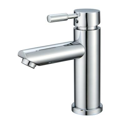 China Other Design Bathroom Wholesale Hot And Cold Short Desk Mounted Stainless Steel Basin Mixer Tap en venta