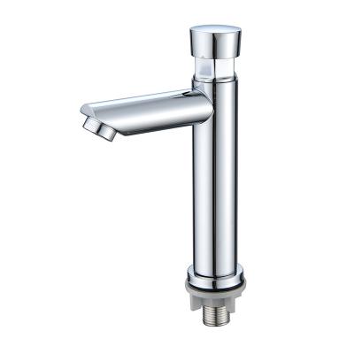 China Other Delayed Plated Modern Water Faucet Faucet Short Designs Vanity Health Sanitary Bathroom Sink Mixers Basin Faucets Te koop