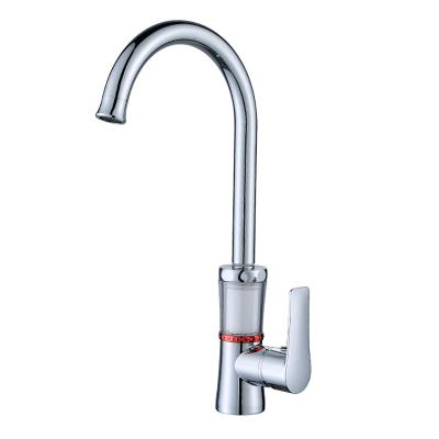 中国 Other optional water outlet spout ball rotation the working condition of the filter element is visible built-in filter kitchen faucet 販売のため