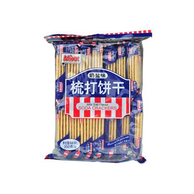 China Natural Wholesale Snacks Lunch Cookies Milk Salt Flavor Soda Cookie for sale