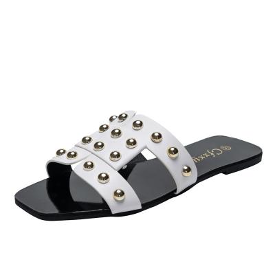 China Wholesale price 2021 factory sale new fashion anti-slip hot rivet flat comfortable sandals for sale