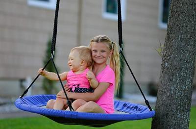 China Hand - woven made 40 inch round shape swing set with safety mat for children for sale