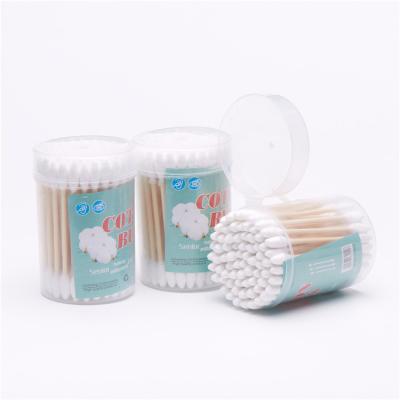 China Promotional 100% Pure Cotton Stick 100pcs Plastic Box Disposable Eco-friendly Wooden Cotton Buds for sale