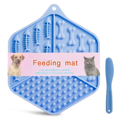 China Amz Hot Selling Stocked Pet Slow Food Mat. Slow Dog Driver Dog Licking Pad With Suction Food Grade Silicone Peanut Butter Licking Pad for sale