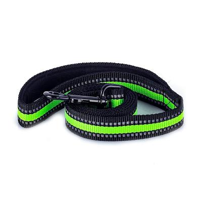 China Padded Customized Wholesale 360 ​​Degree Rotating Buckle Handle Soft Nylon Pet Traction Rope for sale