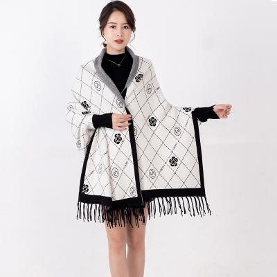 China Classic Women's Shawl Cloak Scarf Tassel Cardigan Bat Dual-Function Knitted Cape New for sale