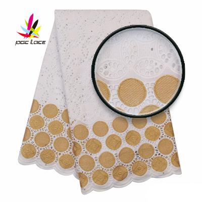 China 2020 Latest Viable White And Gold African Dry Lace Embroidery High Quality Cotton Fabric White And Gold Dry Lace Fabrics for sale