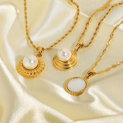 China 2021 CLASSIC Fashion Vintage Stainless Steel Necklace Women 18K Gold Plating Necklace Pearl Jewelry for sale