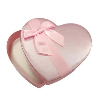 China Recyclable luxury pink heart boxes valentine boxes candy packaging chocolate packaging sweet valentines gift box for sale