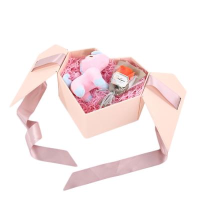 China Recyclable Sliver Luxury Small Cardboard Boxes Packaging Watch Perfume Flower Heart Shaped Box For Bouquets for sale