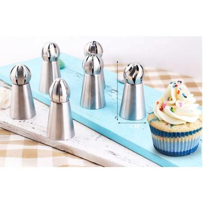 China Disposable Ball Stainless Steel Flowers Metal Cake Mold Decorating Different Kinds of Spouts Icing Tools for sale