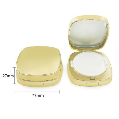 China Reusable Empty Cushion Foundation Case with Snap Closure Round for sale