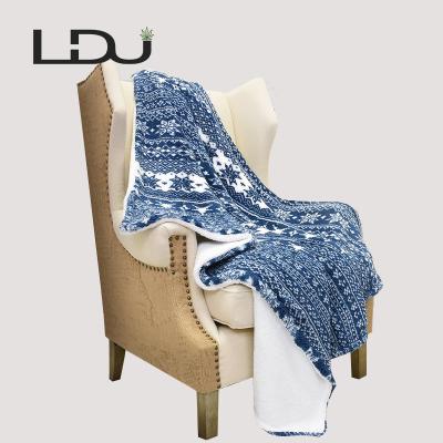 China Microfiber Heated 100% Polyester Blanket Chunky Knit Blanket Provides You With Incredibly Soft And Cozy for sale