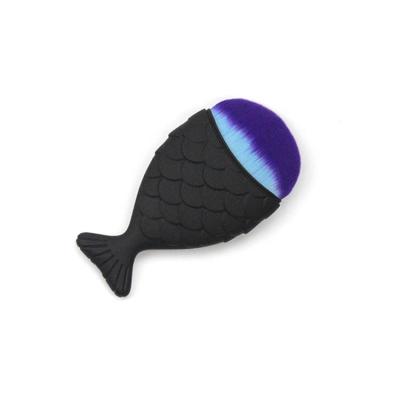 China Flat Brush New Arrival Black Makeup Fish Shaped Plastic Handle Single Blusher Brush for sale