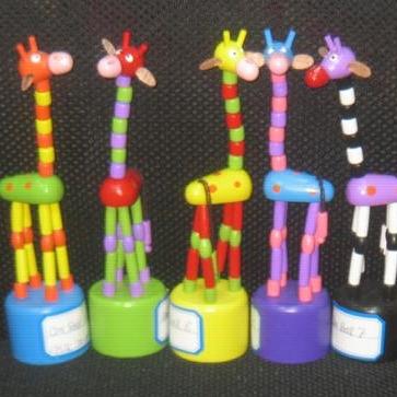 China Fun Toy Giraffe Shaped Wooden Animal Push Puppet Novelty Toys for sale