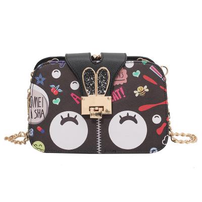 China Fashionable lady graffiti girl bag small square texture popular women pinch chain sling bags for sale