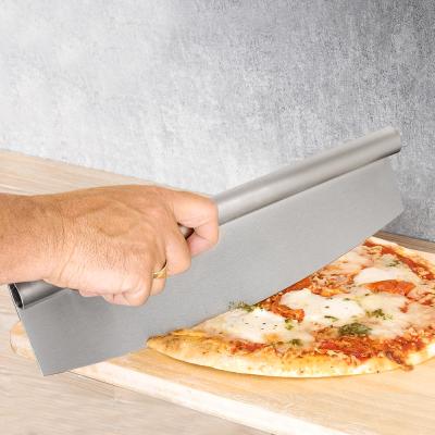 China Sustainable hot sale pizza tools rocker stainless steel cutter pizza cutter with plastic cover device for sale