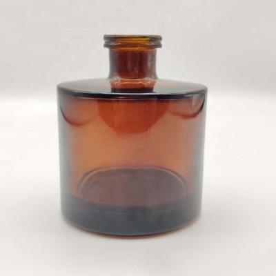 China 200ml Cosmetic Aroma Round Shape Brown Reed Diffuser Glass Bottle Wholesale for sale