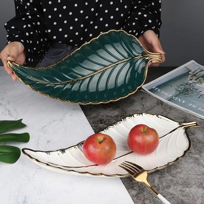 China Sustainable Custom Decor Ceramic Tableware Thin Gold Leaf Shape Fruit Dish Dish Unique Serving Dishes for sale