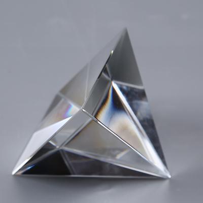 Cina China new product crystal pyramid white fusion stone crystal triangle for wholesale in vendita